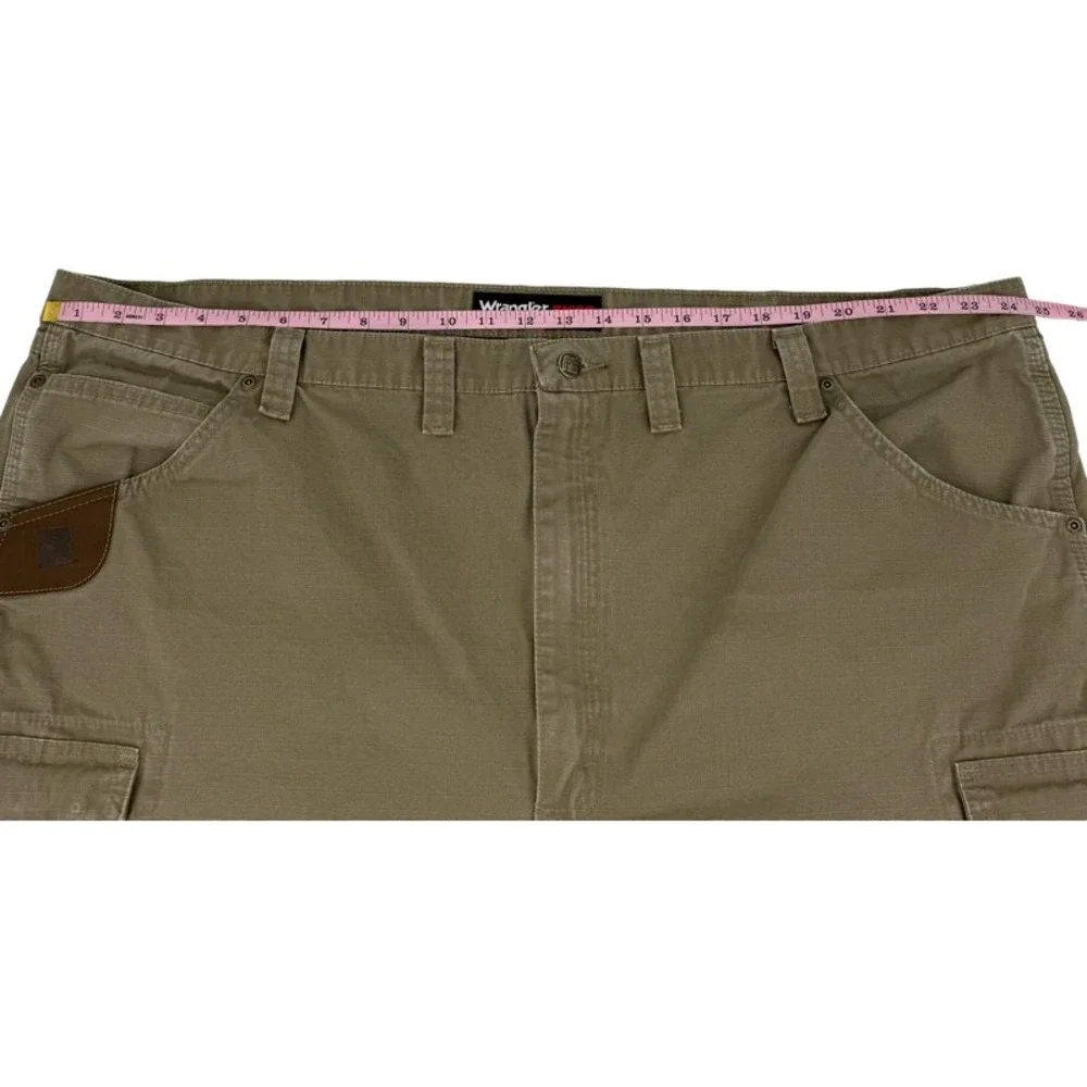 WRANGLER 50 Riggs Workwear Cargo Shorts Brown Ripstop Utility Carpenter Rugged